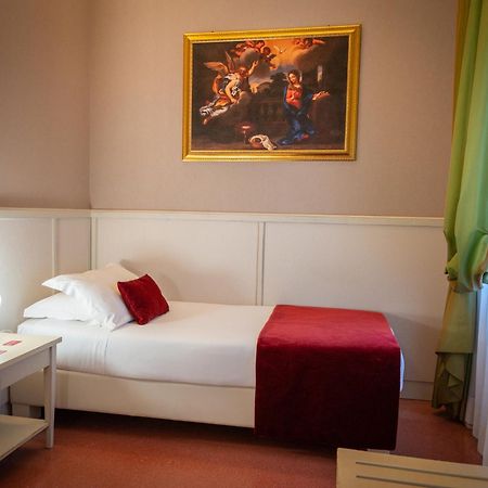 Basilica Hotel Rome Exterior photo